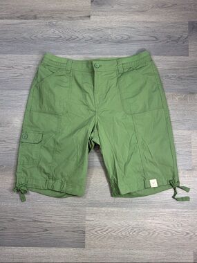 St. John's Bay Green 11" Inseam Shorts - size 16 NWT